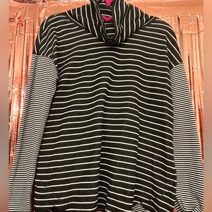 Liz Claiborne weekend hoodie gently worn. SIZE SMALL